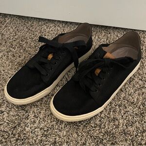 OluKai Pehuea Li Black Canvas Women's Sneakers size 8